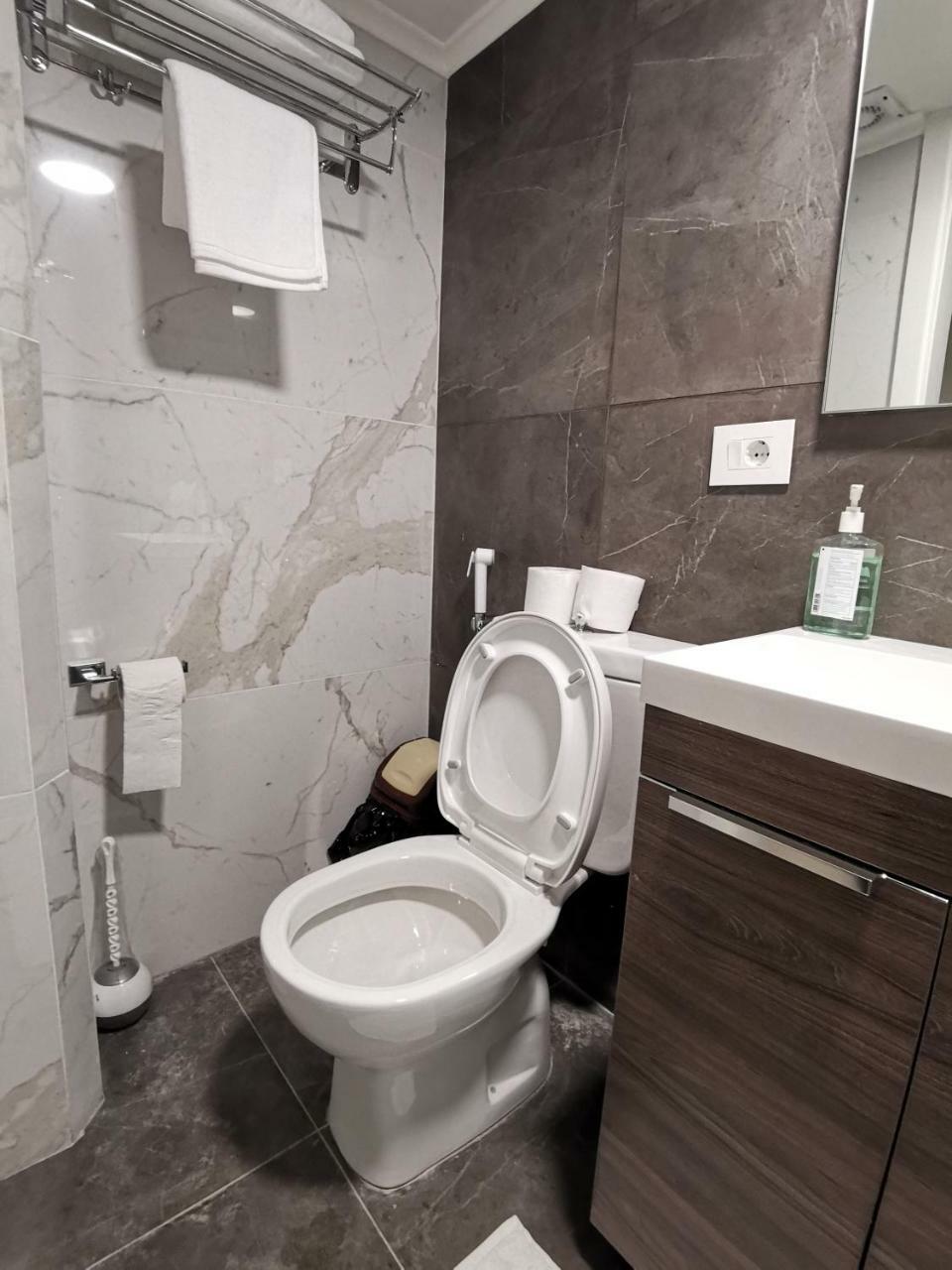 West House Apartments-Mar Mikhael Бейрут Екстериор снимка